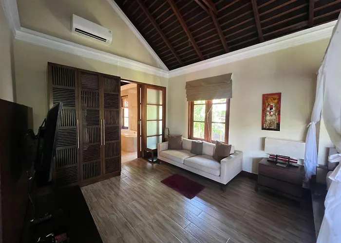 Boutique Cantik And Karma Club